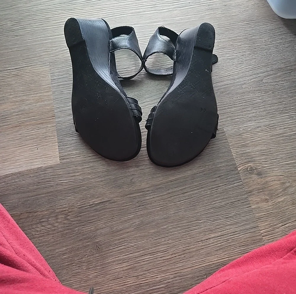 Vionic Black Wedge Sandals